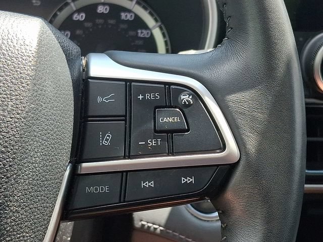 Used 2023 Toyota Highlander XLE FWD image 22