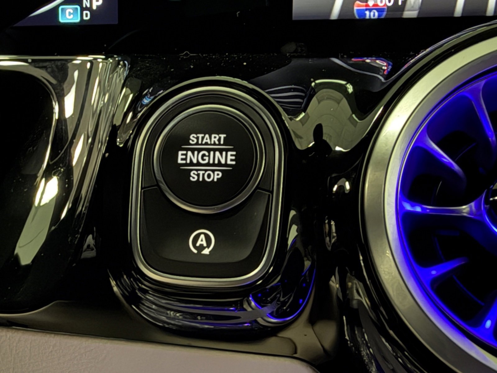 Used 2025 Mercedes-Benz GLA 250 image 30