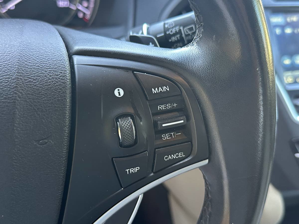 Used 2020 Acura MDX FWD image 34