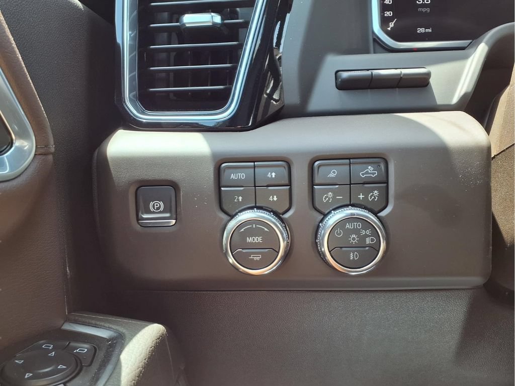 New 2026 GMC Sierra 2500 Denali w/ Denali Reserve Package AWD/4WD image 15