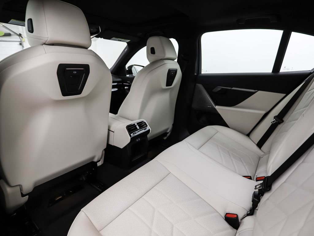 New 2026 BMW 530i xDrive w/ Premium Package image 22