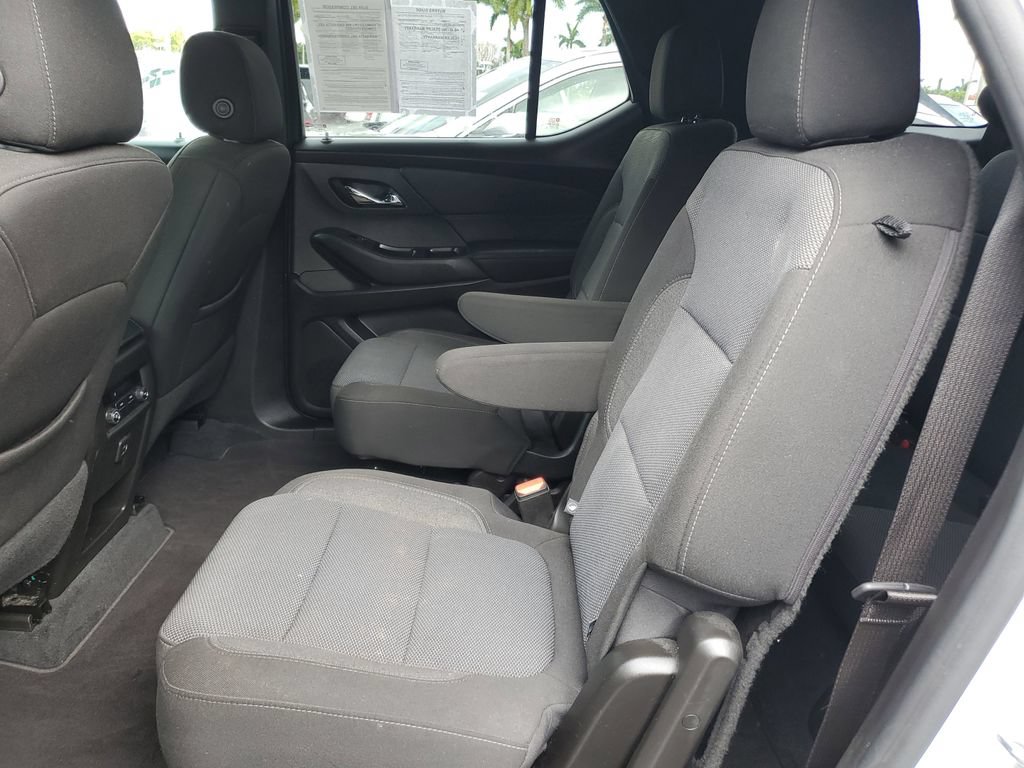 Used 2022 Chevrolet Traverse LT FWD image 13