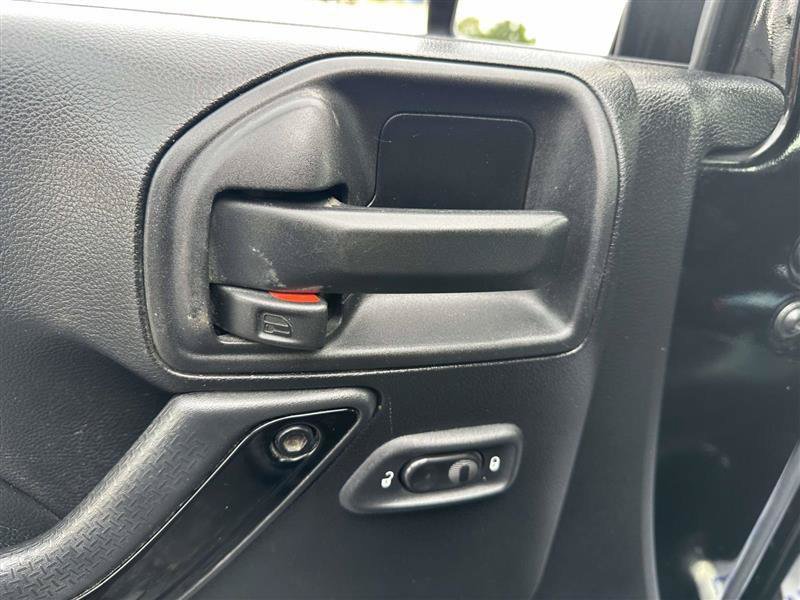 Used 2016 Jeep Wrangler Unlimited Sahara AWD/4WD image 9