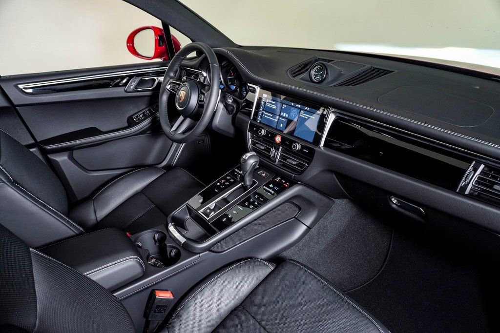 New 2026 Porsche Macan image 14