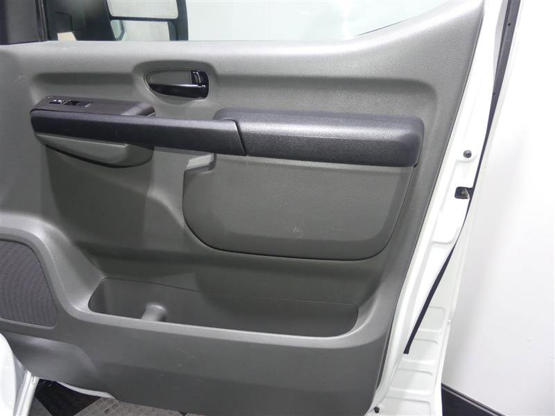 Used 2018 Nissan NV 2500 SV image 17