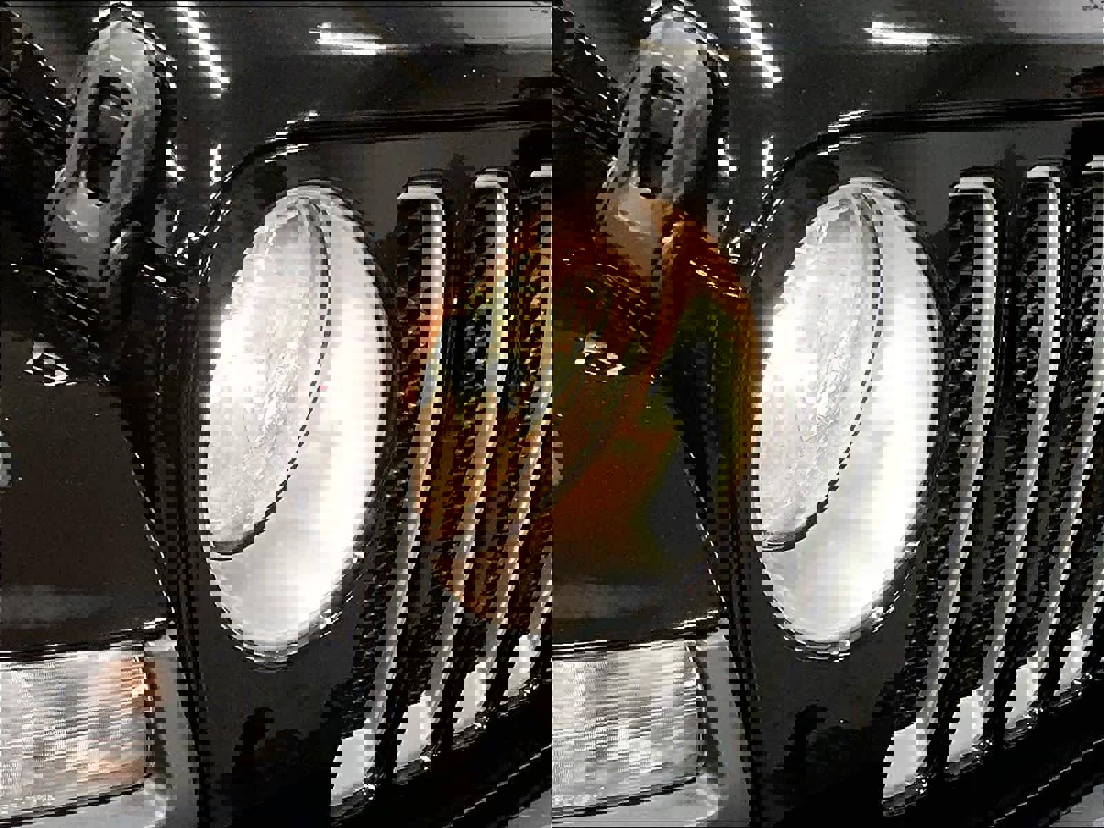 Used 2022 Jeep Wrangler Unlimited Sahara w/ Cold Weather Group image 32