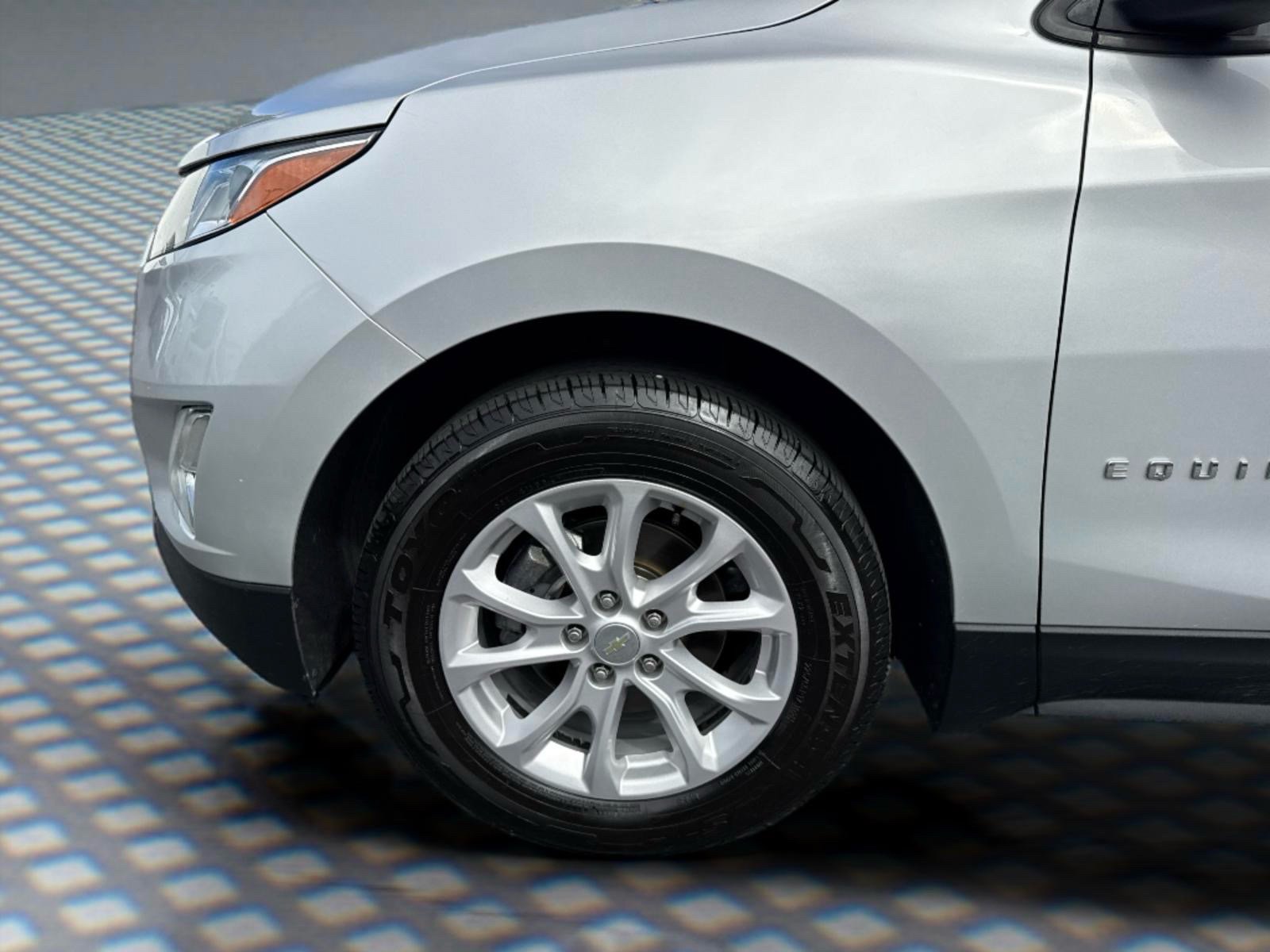 Used 2018 Chevrolet Equinox LS AWD/4WD image 9