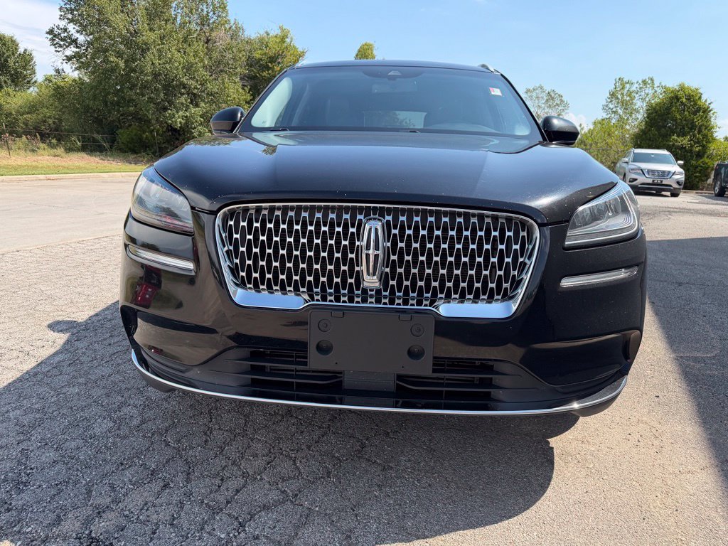 Used 2022 Lincoln Corsair AWD w/ Premium Package image 2