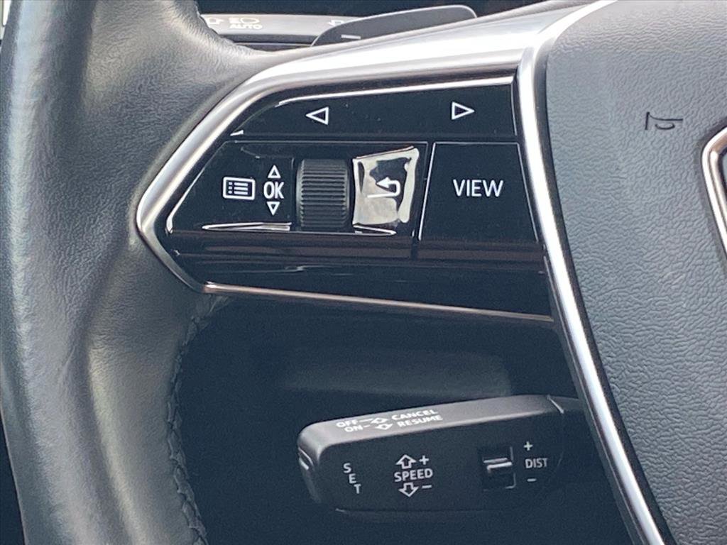 Used 2023 Audi e-tron Premium Plus w/ Premium Plus Package image 6