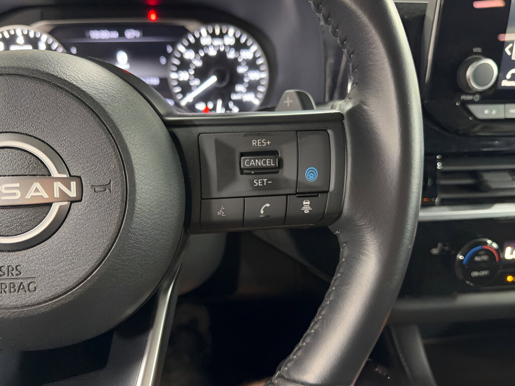 Used 2024 Nissan Pathfinder SV image 13