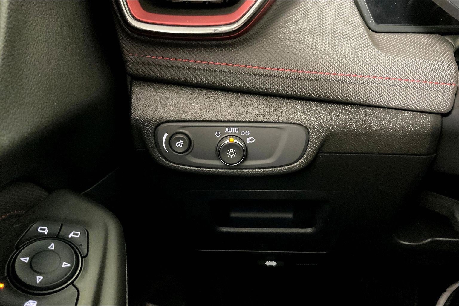 Used 2025 Chevrolet TrailBlazer RS w/ Driver Confidence Package FWD image 14