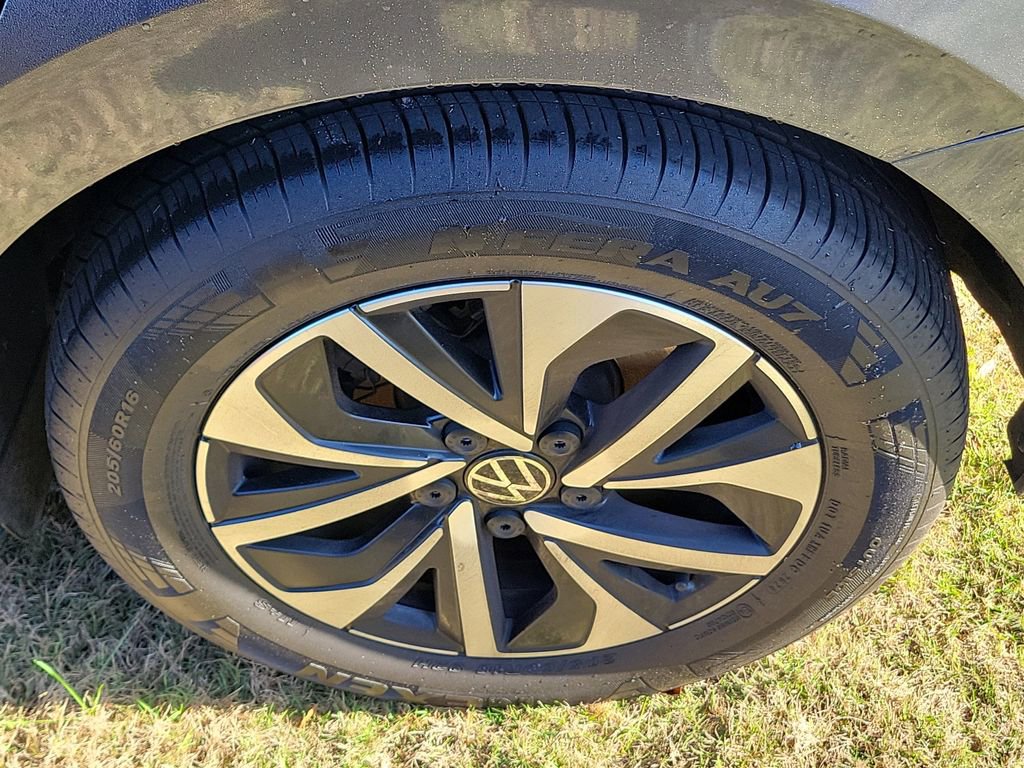 Used 2025 Volkswagen Jetta S image 11