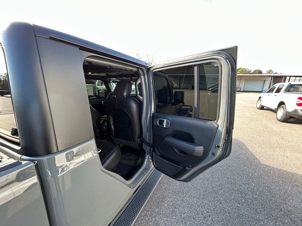 Used 2023 Jeep Gladiator Overland w/ Popular Equipment Package image 19