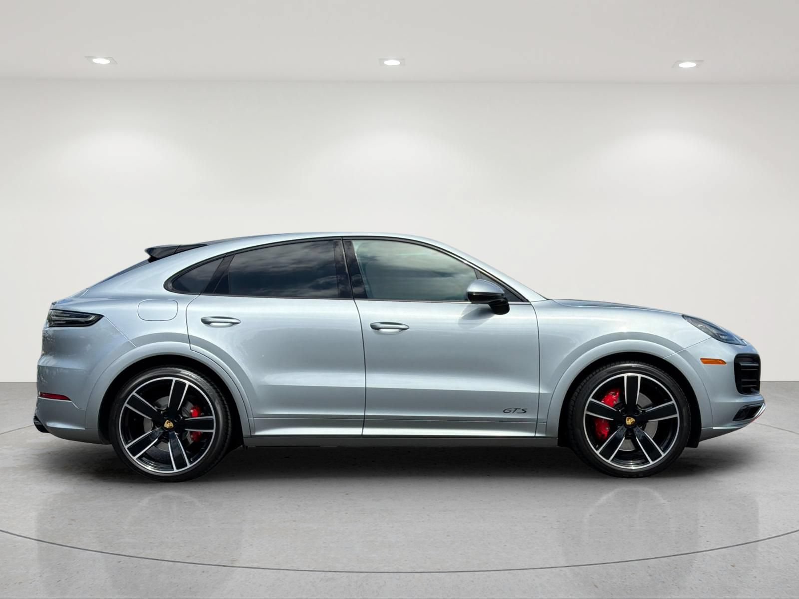 Used 2021 Porsche Cayenne GTS AWD/4WD image 6