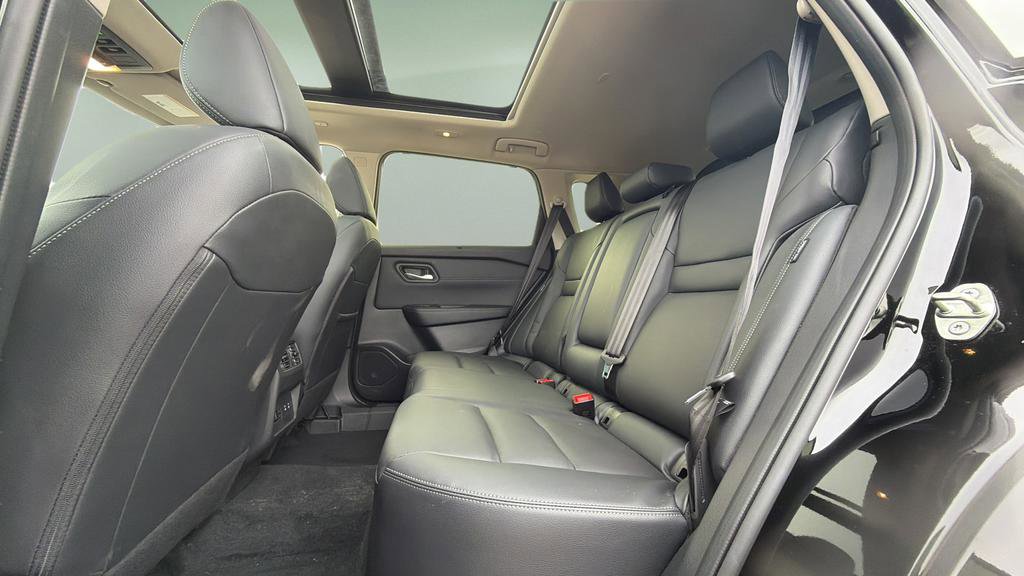 Certified 2025 Nissan Rogue SL w/ SL Premium Package image 13