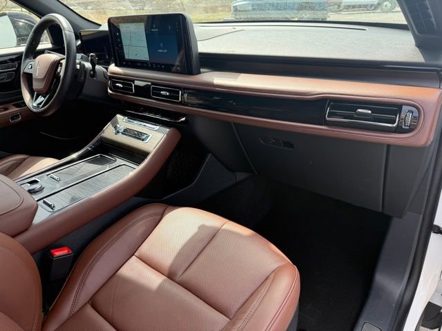 Used 2025 Lincoln Aviator Reserve w/ Illumination Package image 12