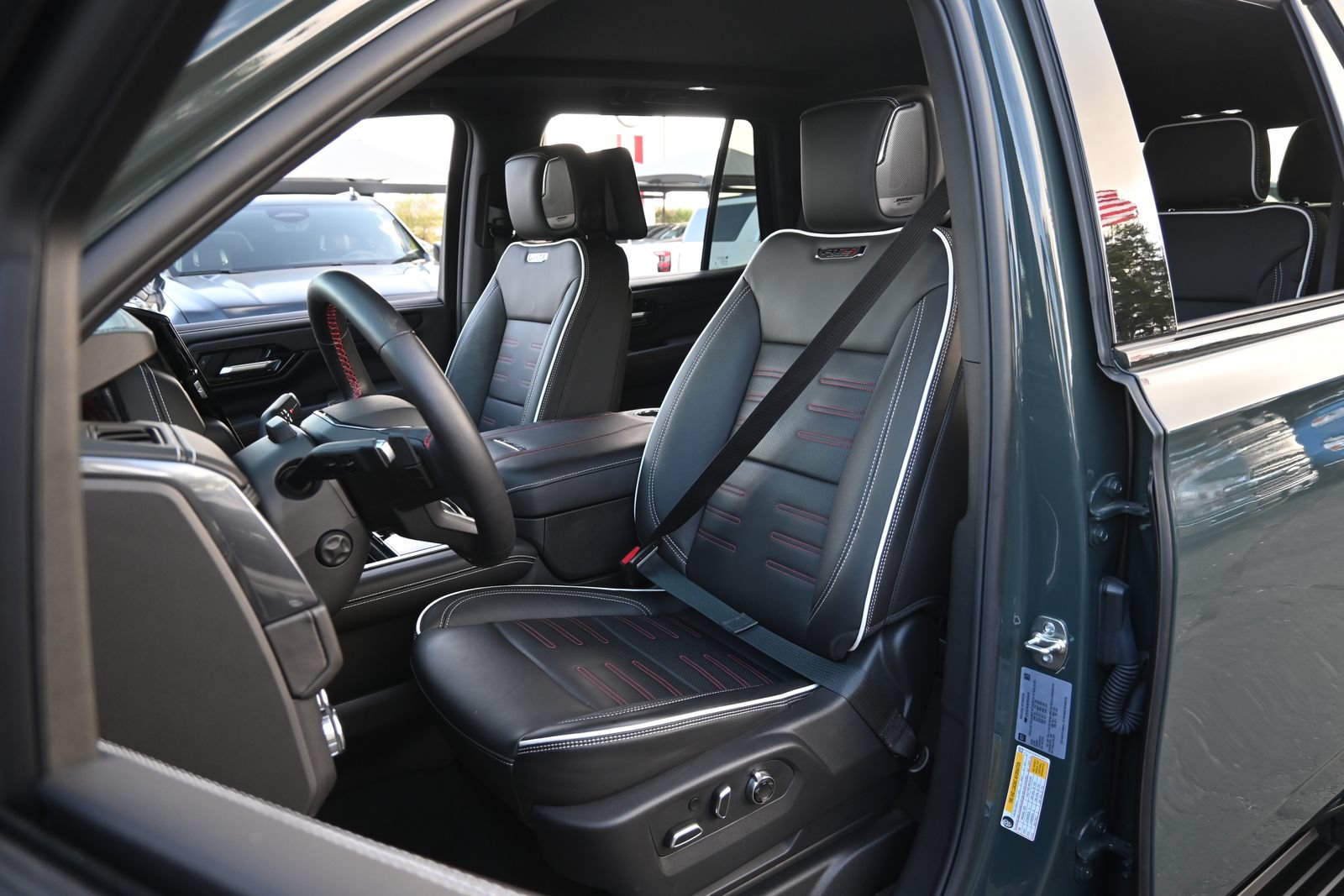 Certified 2026 GMC Yukon AT4 Ultimate AWD/4WD image 18