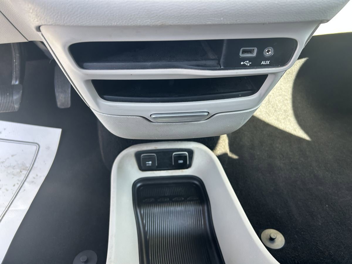 Used 2020 Chrysler Pacifica Touring-L image 10