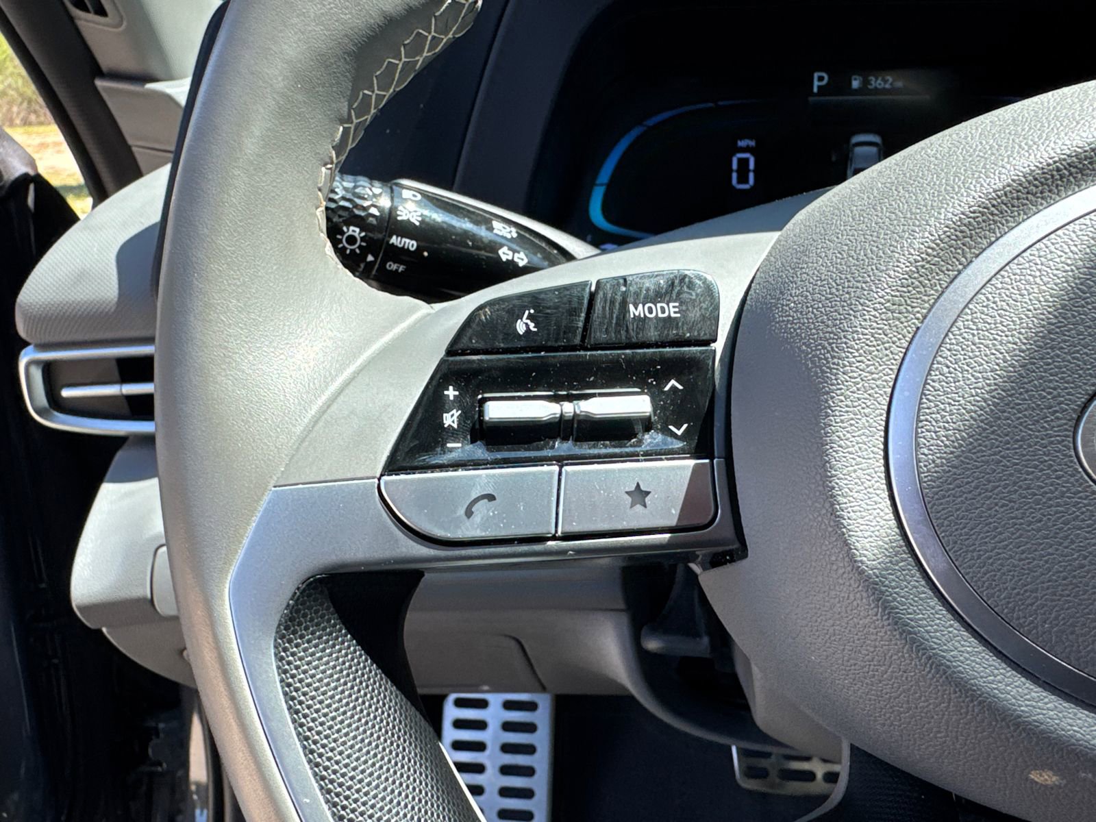 Certified 2025 Hyundai Elantra Sport FWD image 25