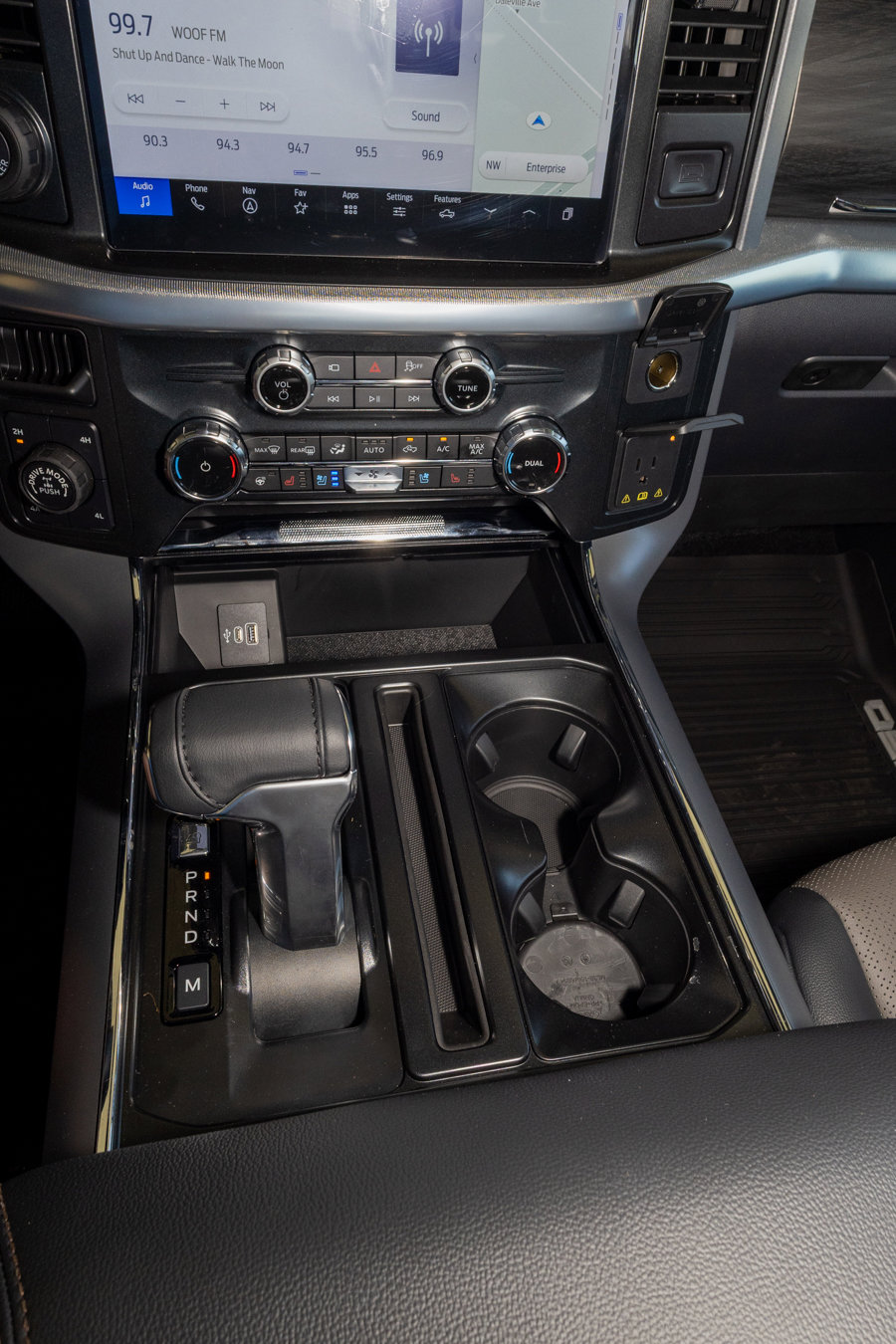 New 2025 Ford F150 Lariat w/ Equipment Group 501A Mid image 15