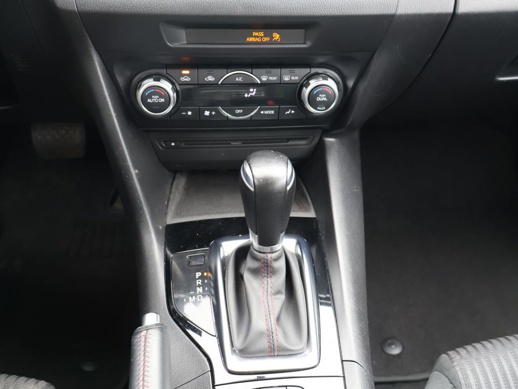 Used 2014 MAZDA MAZDA3 i Touring w/ Technology Package image 17