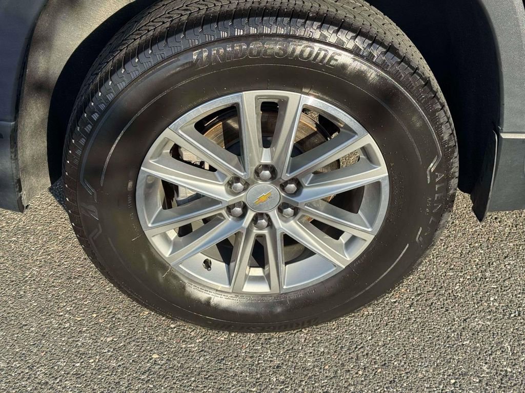 Used 2023 Chevrolet Traverse LT FWD image 10