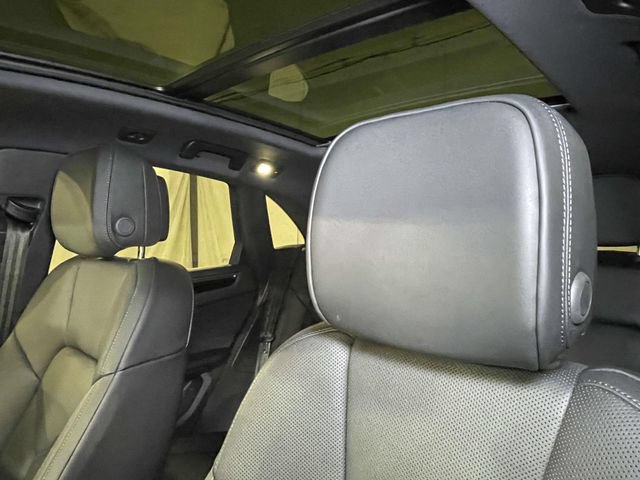 New 2026 Porsche Macan AWD/4WD image 19