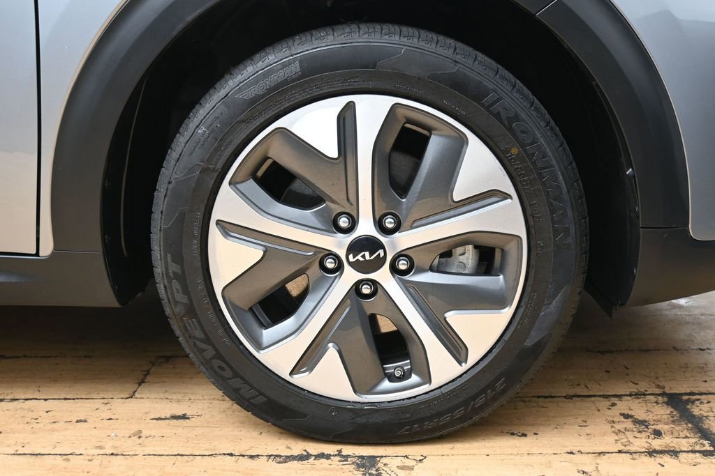 Used 2022 Kia Niro EX w/ Cold Weather Package FWD image 14