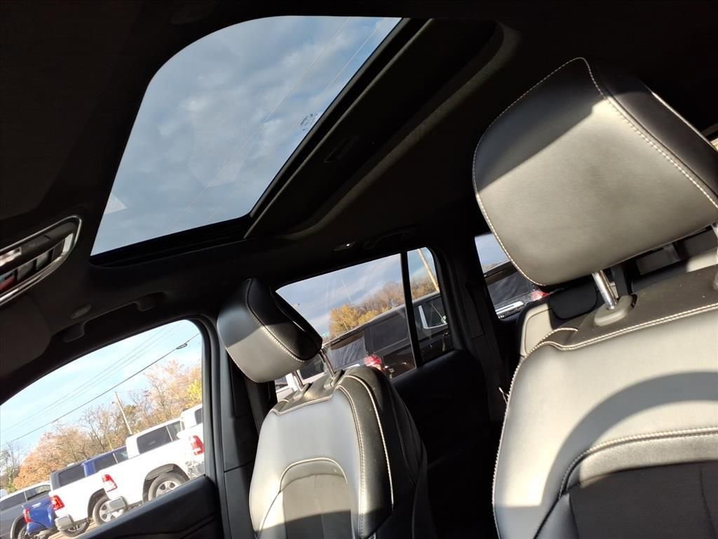 Used 2023 Jeep Grand Cherokee Limited w/ Luxury Tech Group II image 18