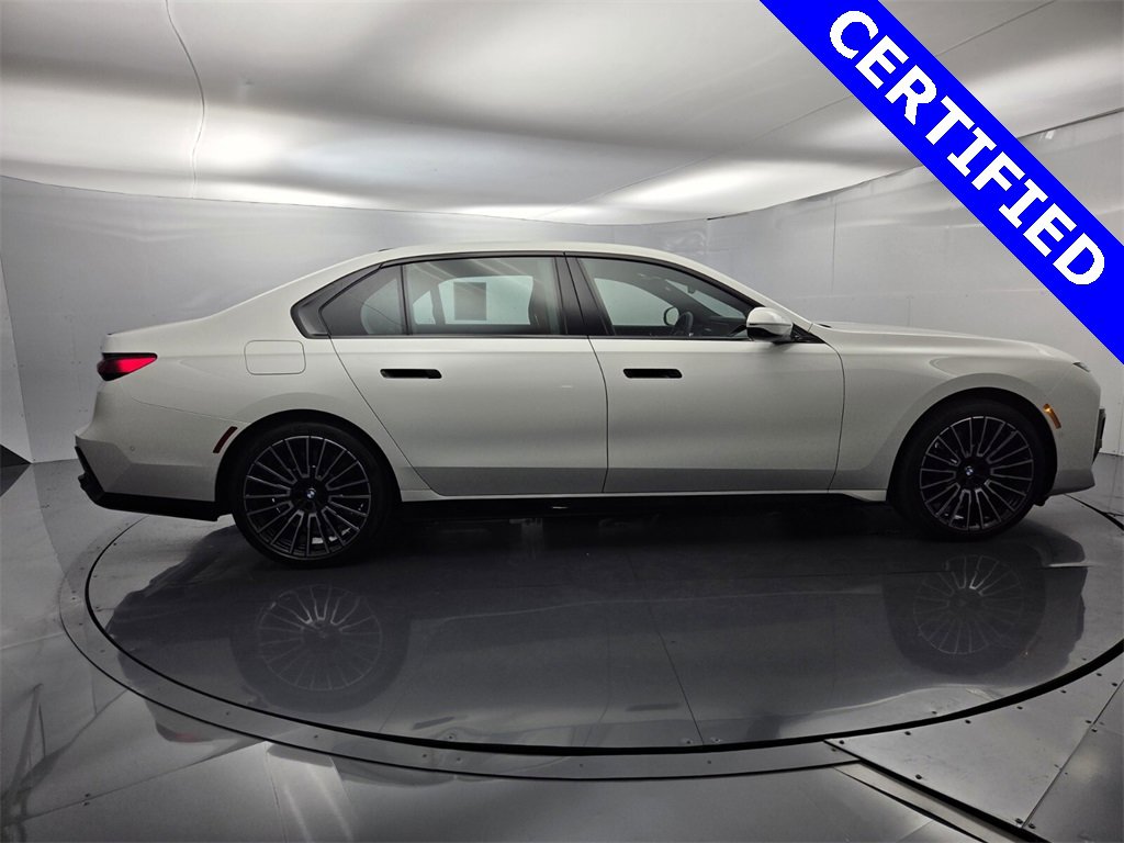 Certified 2025 BMW 760i xDrive image 18