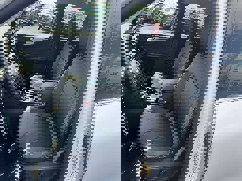 New 2025 Ford Escape SE w/ PHEV Premium Package image 22