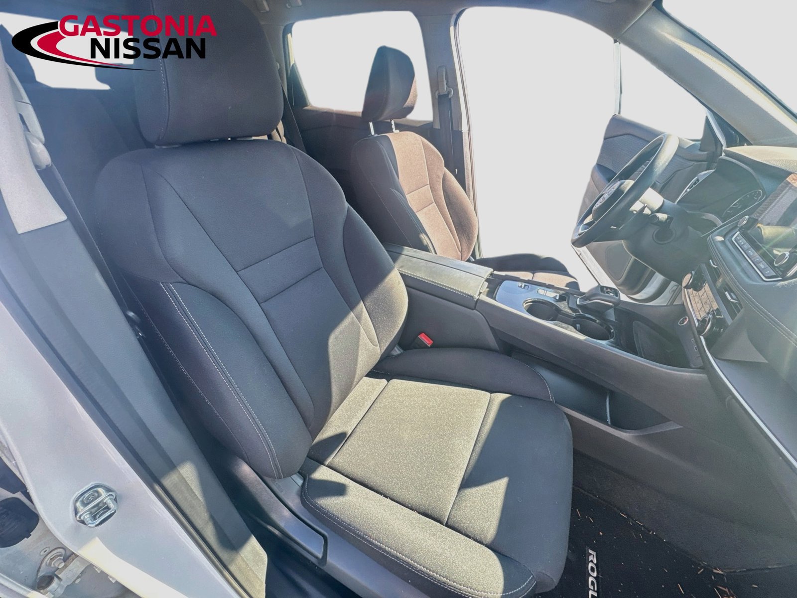 Used 2023 Nissan Rogue S FWD image 33