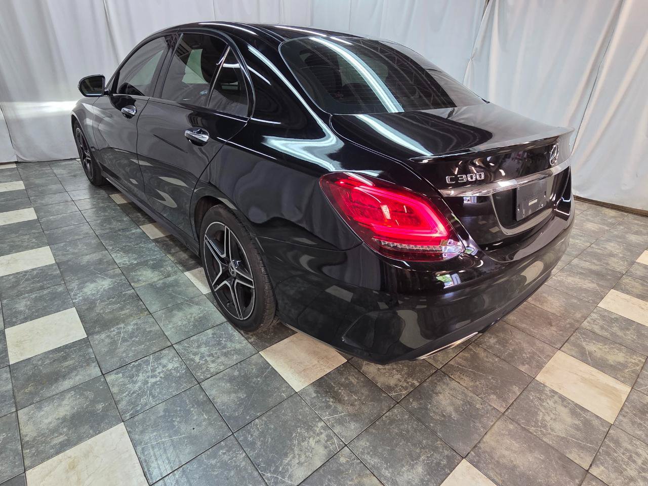 Used 2020 Mercedes-Benz C 300 4MATIC Sedan image 6