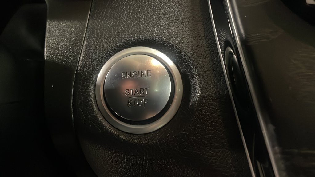 Used 2019 Mercedes-Benz GLC 300 4MATIC image 17