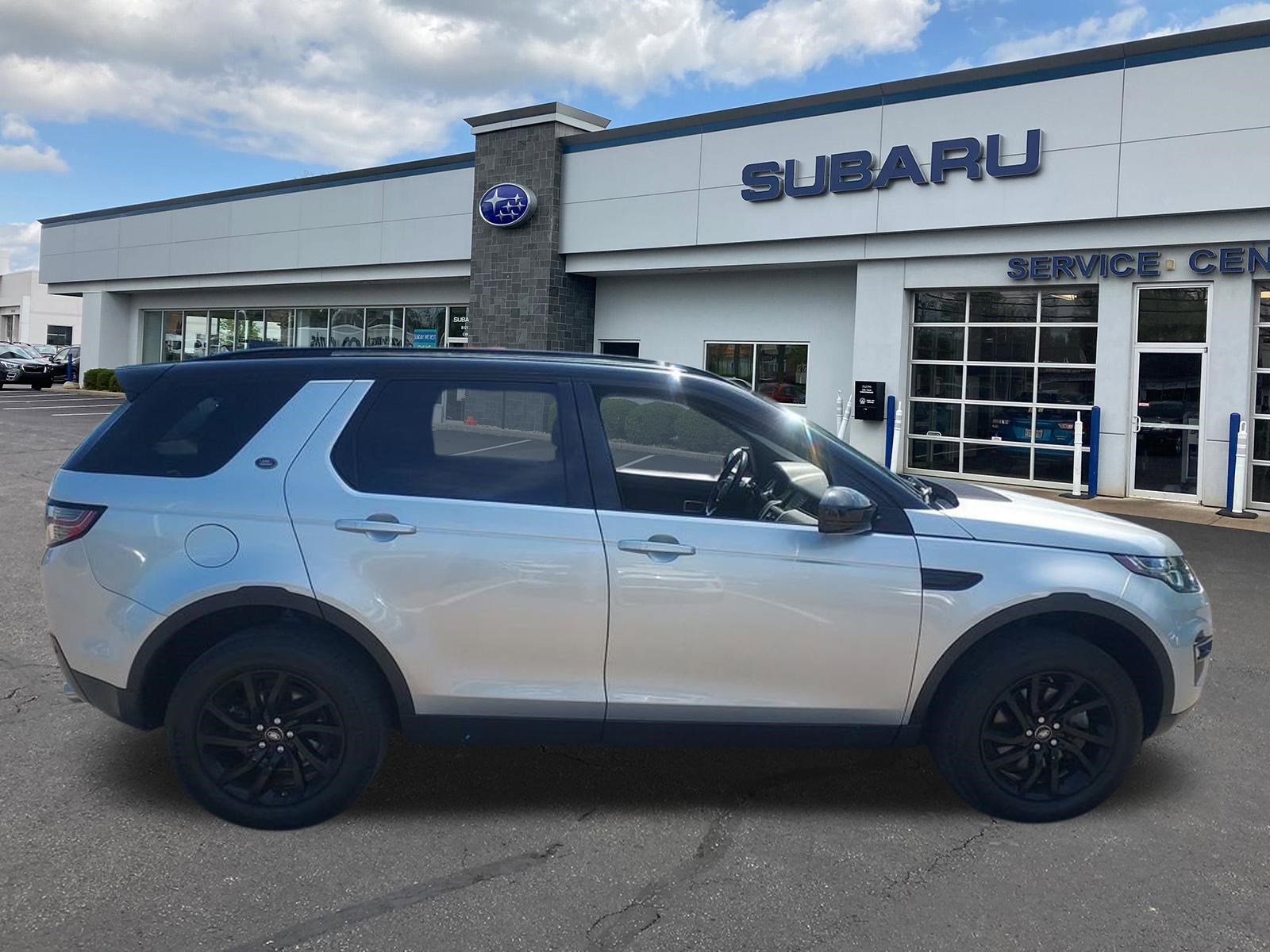 Used 2018 Land Rover Discovery Sport SE AWD/4WD image 8
