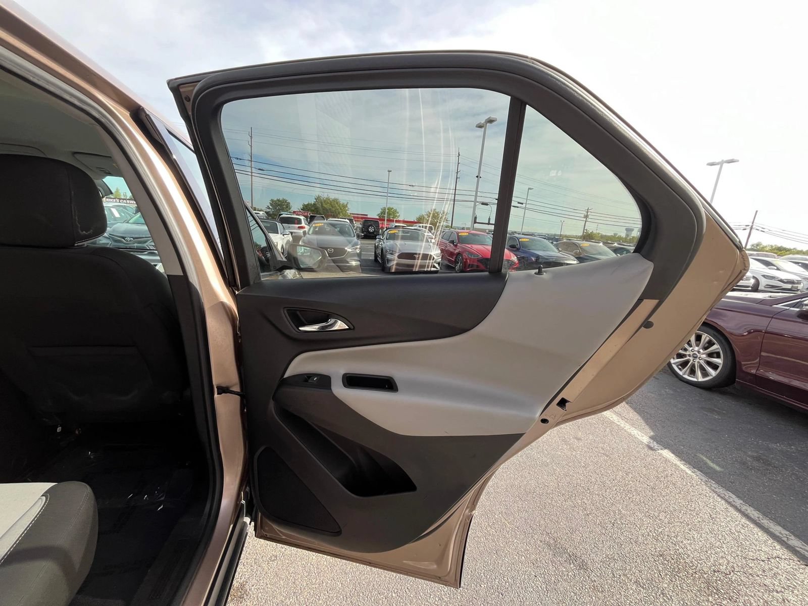 Used 2019 Chevrolet Equinox LS w/ LS Convenience Package FWD image 47