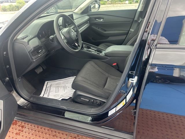 Used 2025 Honda Accord SE image 11