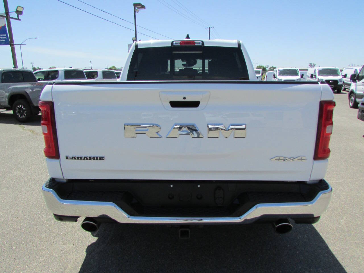 Used 2025 RAM 1500 Laramie AWD/4WD image 8