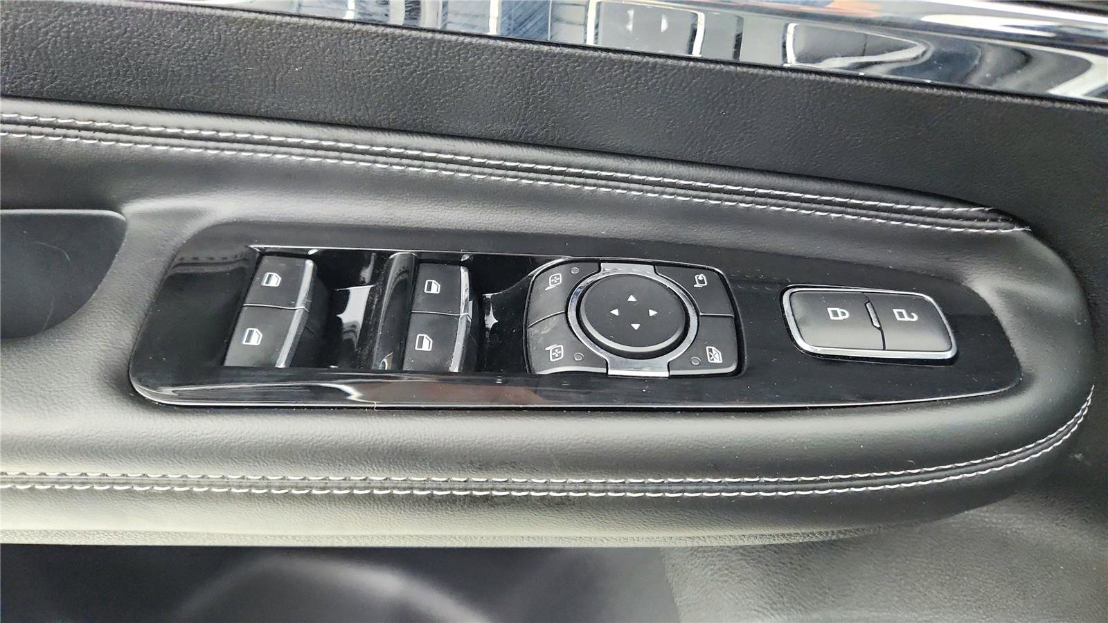 Used 2023 Lincoln Corsair AWD w/ Equipment Group 101A image 24