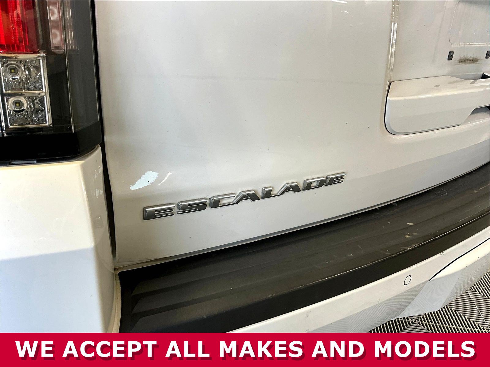 Used 2016 Cadillac Escalade ESV Platinum AWD/4WD image 23