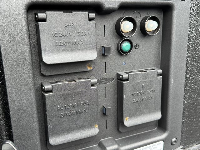 Certified 2023 Ford F150 Platinum w/ Equipment Group 701A High image 11