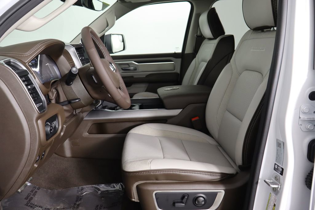 New 2026 RAM 1500 Laramie AWD/4WD image 14