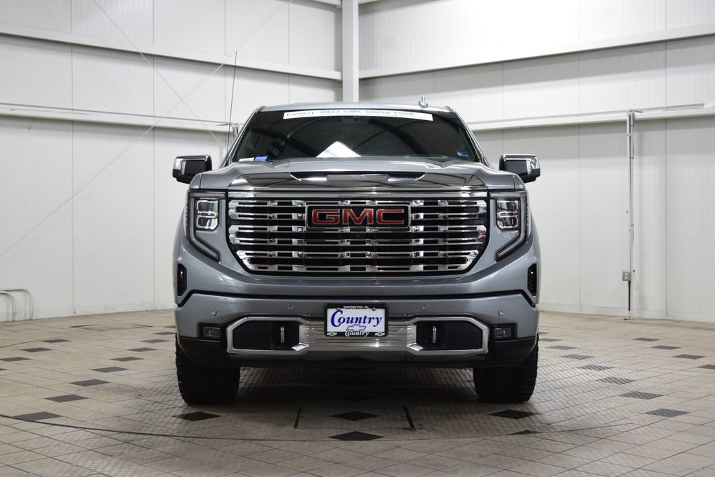Used 2023 GMC Sierra 1500 Denali w/ Technology Package AWD/4WD image 2