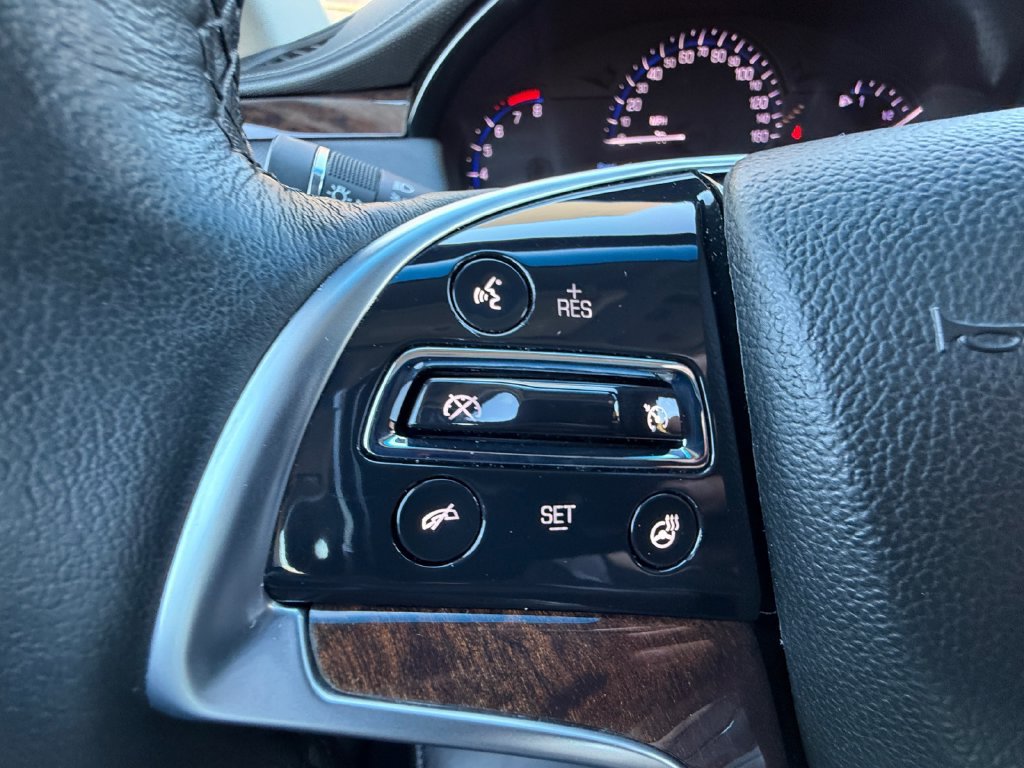 Used 2013 Cadillac XTS Luxury AWD/4WD image 22