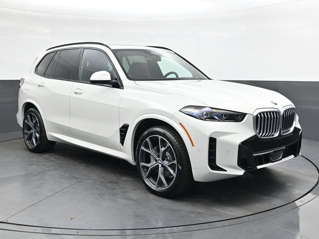 Used 2026 BMW X5 xDrive40i w/ M Sport Package AWD/4WD image 2