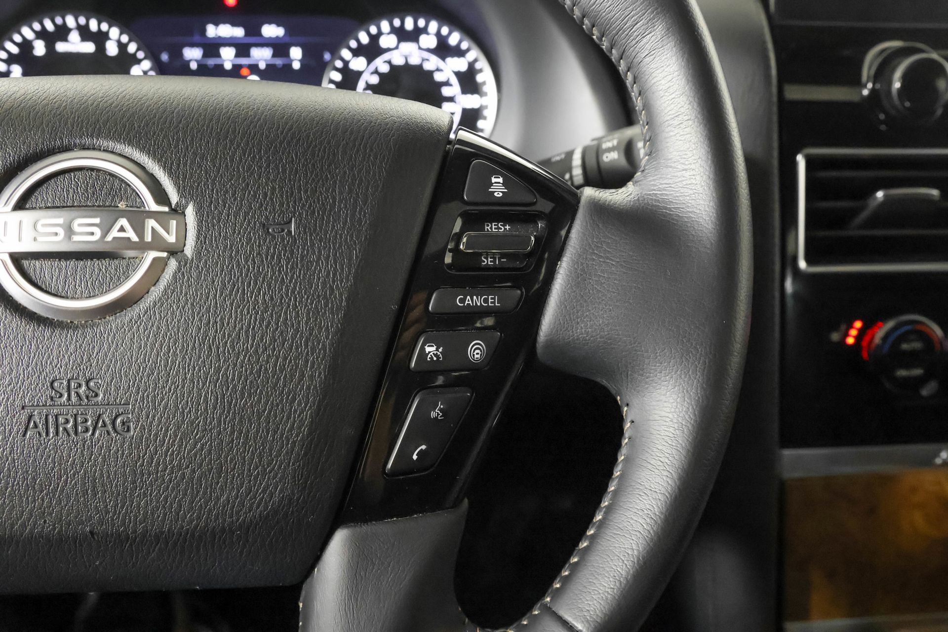 Used 2021 Nissan Armada SL w/ Captain's Chairs Package AWD/4WD image 31