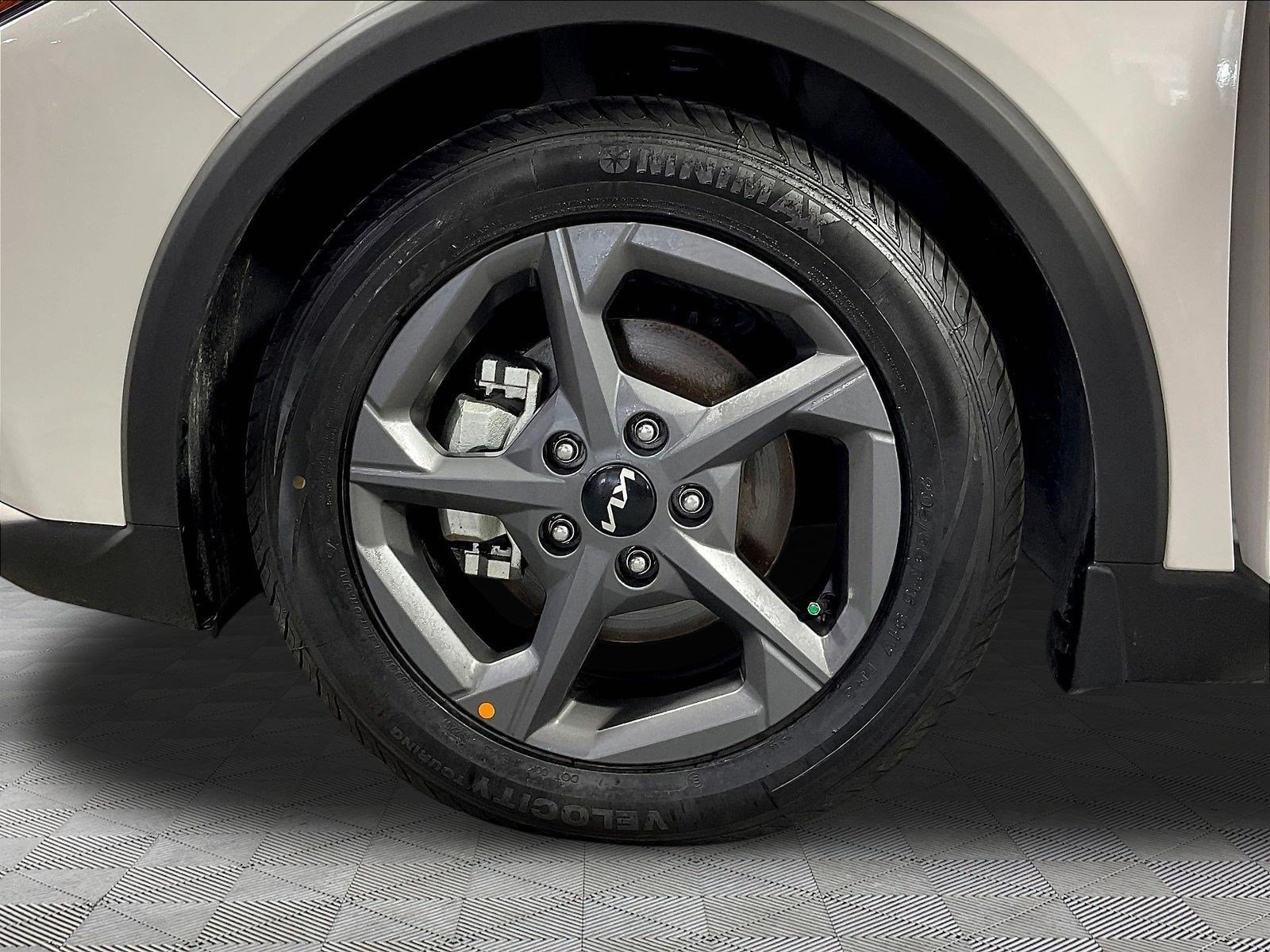 Certified 2025 Kia K4 FWD image 33