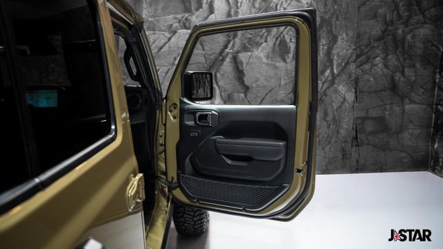 New 2025 Jeep Wrangler Unlimited Rubicon w/ Safety Group image 8