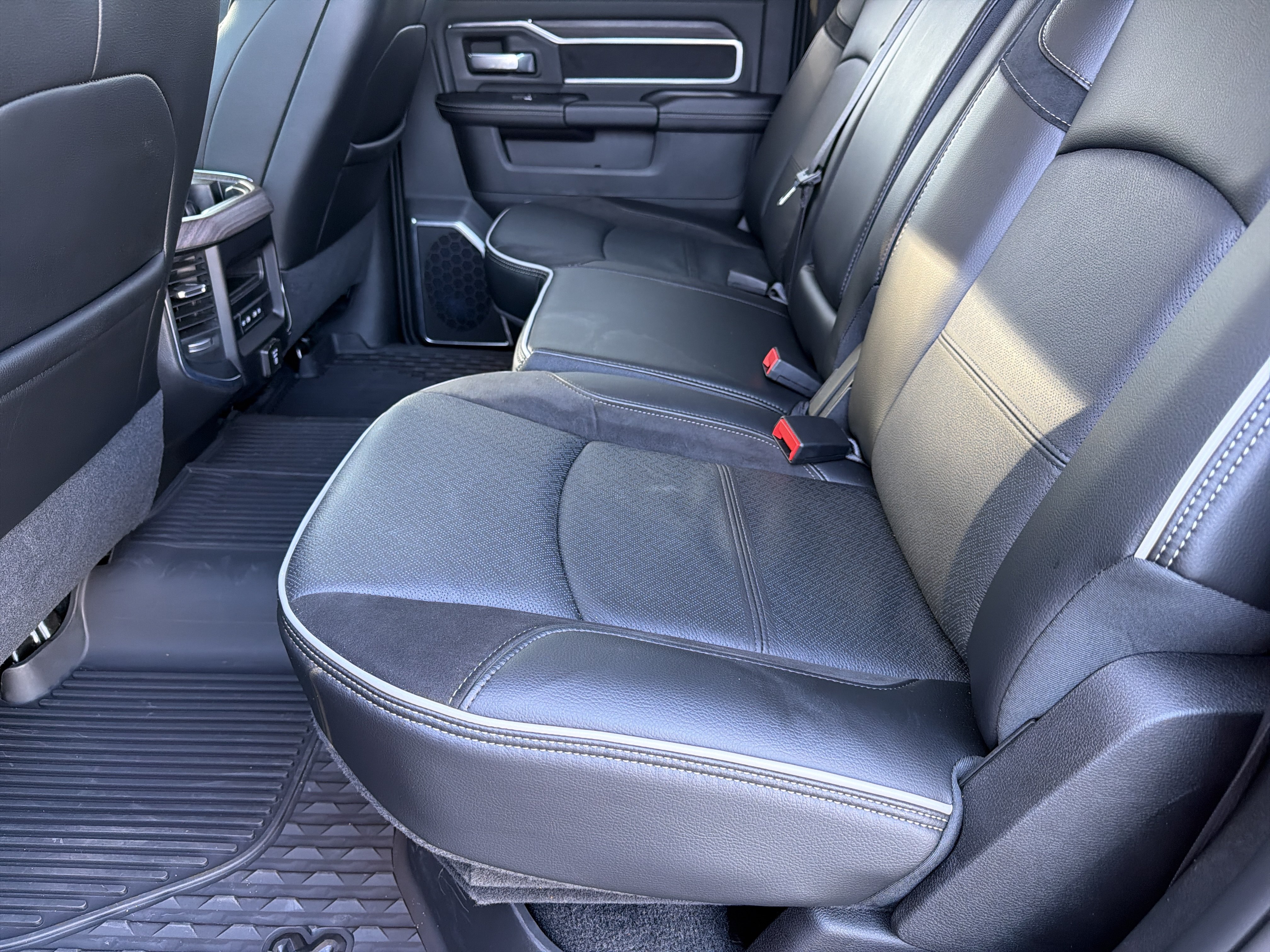 New 2026 RAM 2500 Laramie w/ Night Edition AWD/4WD image 19