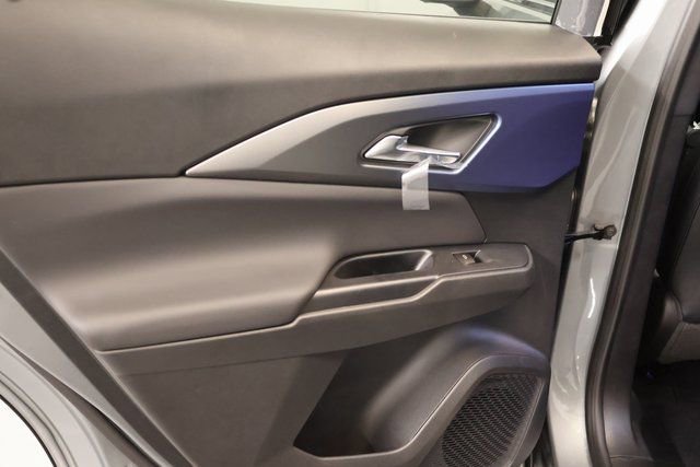New 2026 Chevrolet Equinox EV LT FWD image 25